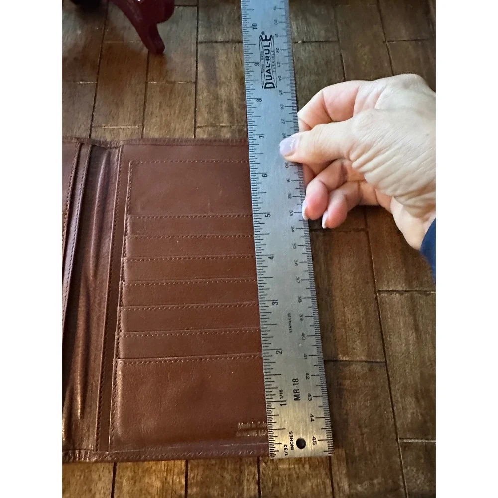 LAND‎ Leather Long  travel Bifold Wallet Brown ID Window Card Slots vintage GUC